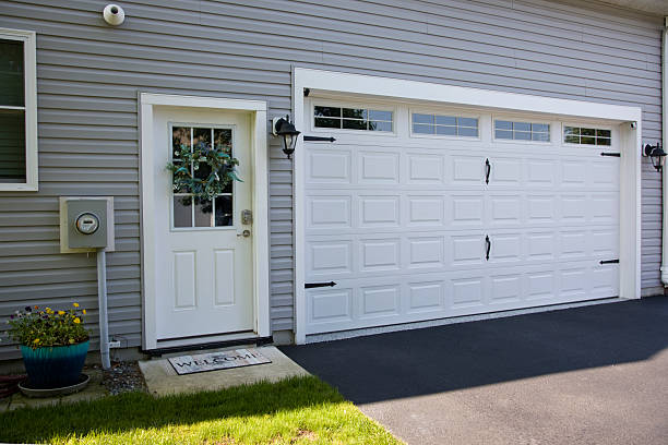 24/7 Emergency Garage Door Panel Replacement experts in Spencer, WI